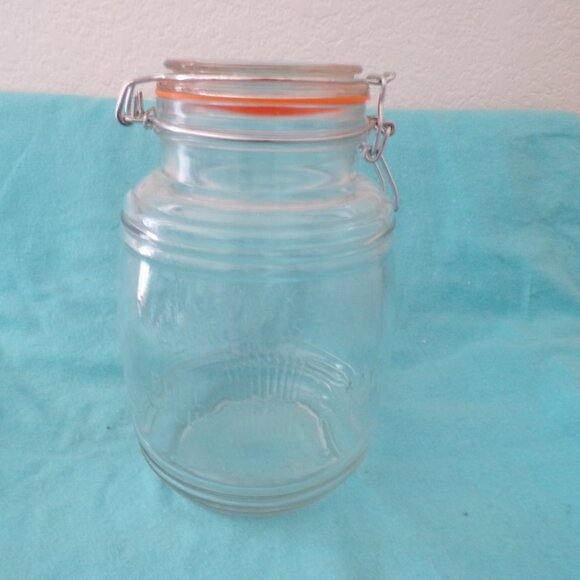 Cracker Barrel Style Clear Glass JAR 2 QT Cookie Flour Sugar Locking Farmhouse - Picture 1 of 11